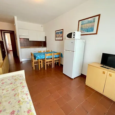 Perfect Flat Near The For 6